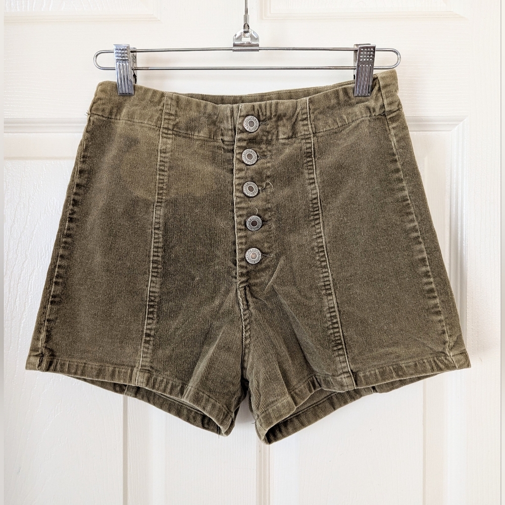 🐰ANGL Khaki Green High Waist Shorts